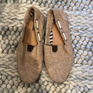 Burlap slip-ons